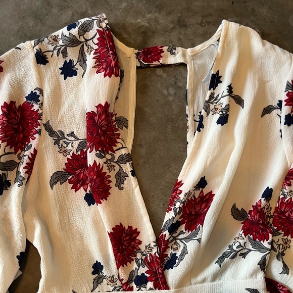 Boutique Floral Romper with Open Back - Picture 5 of 5